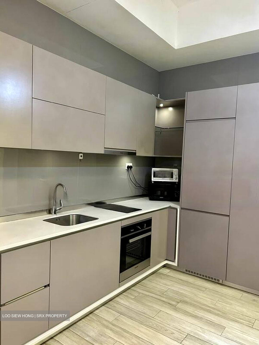 J Gateway (D22), Condominium #555611801